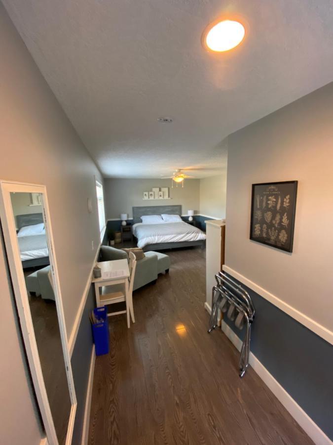 Guest Suites On Benvenuto 布伦特伍德湾 外观 照片
