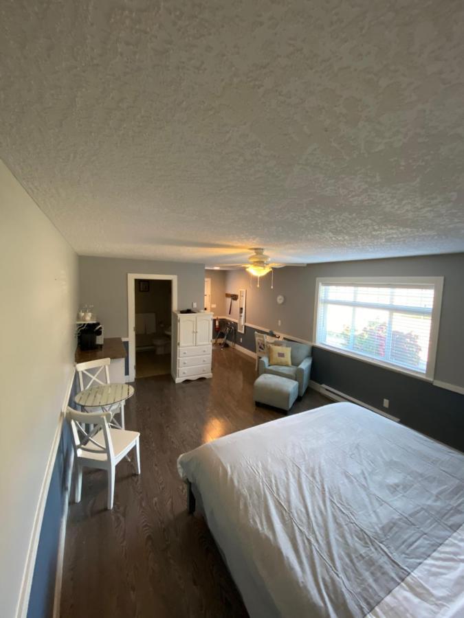 Guest Suites On Benvenuto 布伦特伍德湾 外观 照片