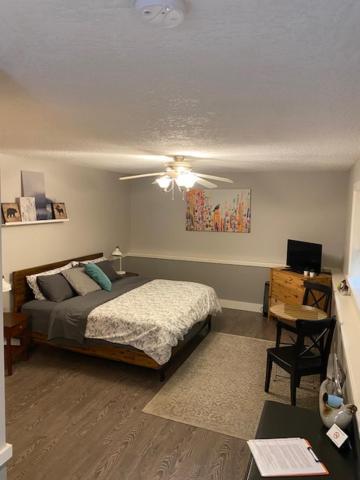 Guest Suites On Benvenuto 布伦特伍德湾 外观 照片