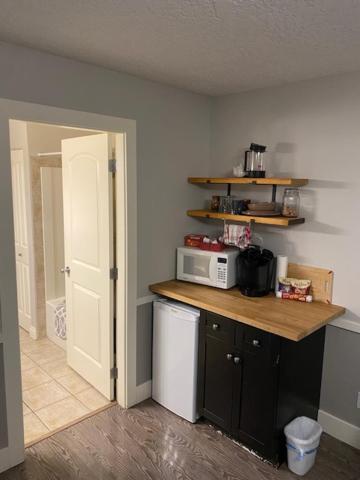Guest Suites On Benvenuto 布伦特伍德湾 外观 照片
