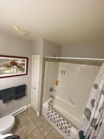 Guest Suites On Benvenuto 布伦特伍德湾 外观 照片